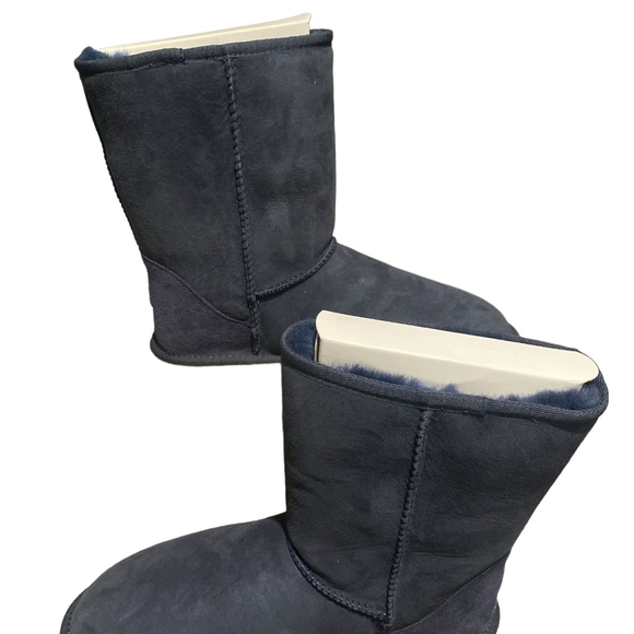 UGG AUTRALIA CLASSIC SHORT  BOOT WOMEN'S SIZE 11 COLOR NAVY Damaged box - Picture 5 of 8